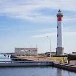 Joli Au Calme Dans Un Jardin Privatif Feriehus Ouistreham