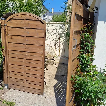 בית נופש Joli Au Calme Dans Un Jardin Privatif וויסטרהאם