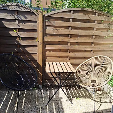 Joli Au Calme Dans Un Jardin Privatif * וויסטרהאם