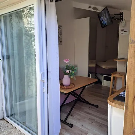 Joli Au Calme Dans Un Jardin Privatif