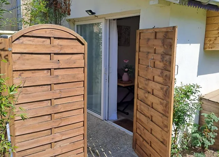 Joli Au Calme Dans Un Jardin Privatif וויסטרהאם