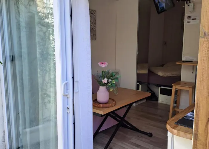 Joli Au Calme Dans Un Jardin Privatif