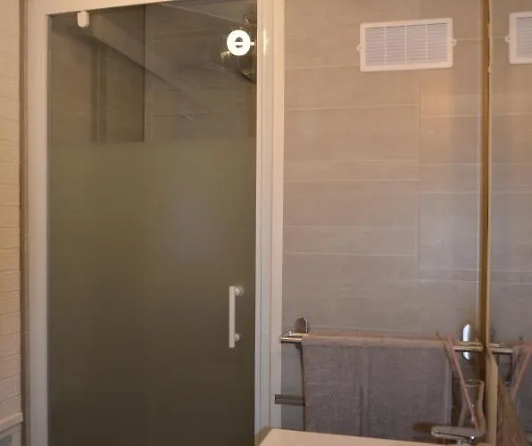 Joli Au Calme Dans Un Jardin Privatif בית נופש וויסטרהאם