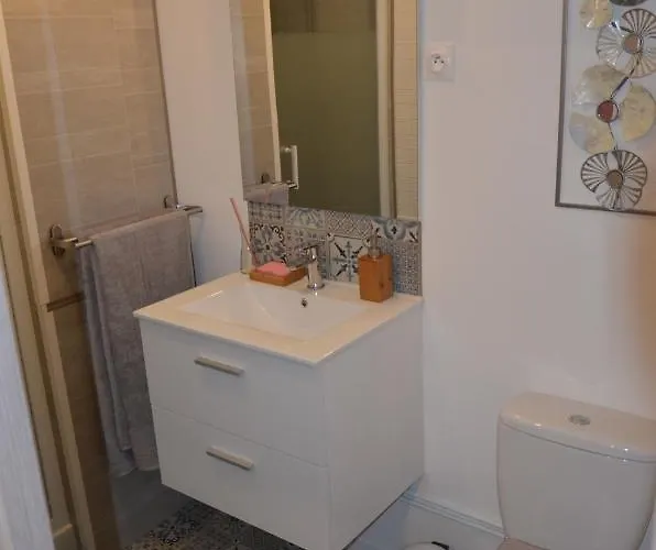 Joli Au Calme Dans Un Jardin Privatif * וויסטרהאם