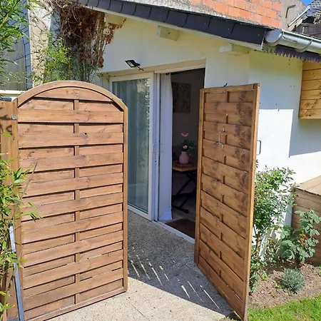 Joli Au Calme Dans Un Jardin Privatif Ouistreham