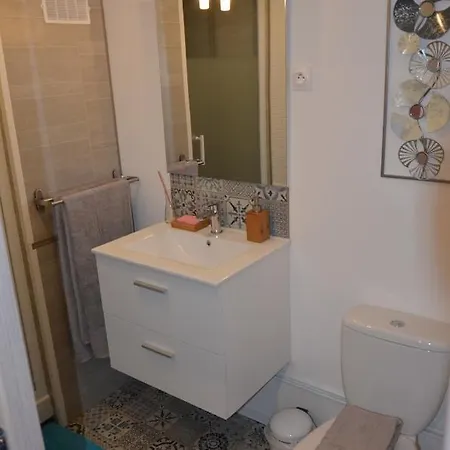 Joli Au Calme Dans Un Jardin Privatif * Ouistreham