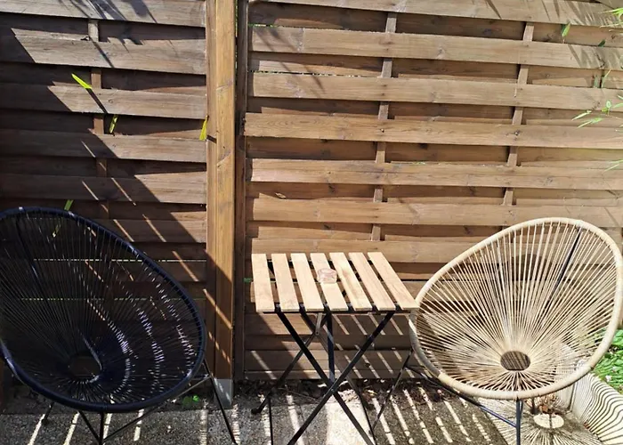 Joli Au Calme Dans Un Jardin Privatif * Ouistreham