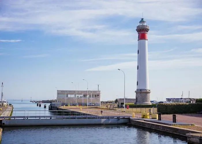 Joli Au Calme Dans Un Jardin Privatif Casa de Férias Ouistreham